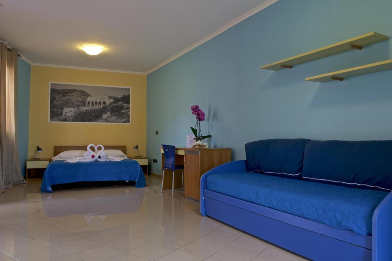 Hotel Ristorante Al Canto Delle Sirene Terracina Dış mekan fotoğraf
