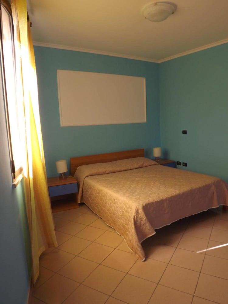 Hotel Ristorante Al Canto Delle Sirene Terracina Dış mekan fotoğraf